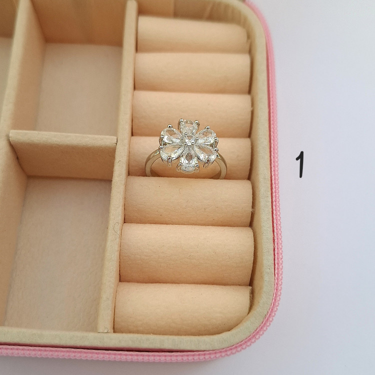 انگشتر جواهری فول نگین فری سایز