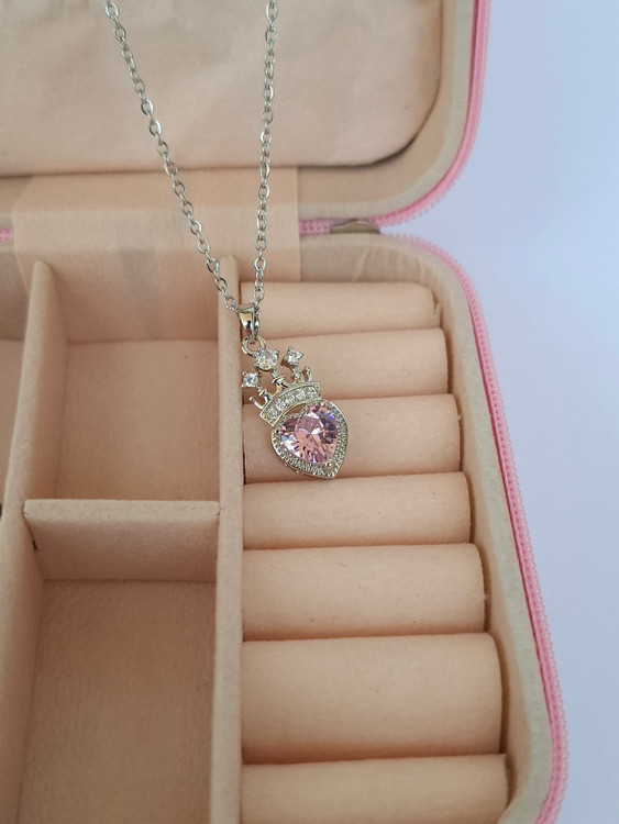 گردنبند مینمال قلب صورتی