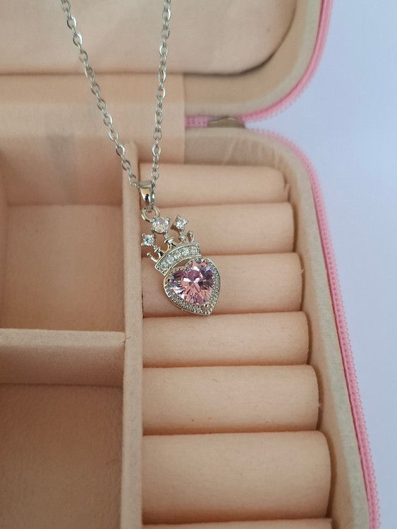 گردنبند جواهری قلب تاج دار