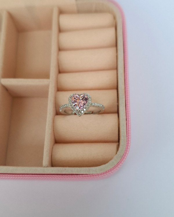 انگشتر جواهری دخترانه مدل قلب صورتی